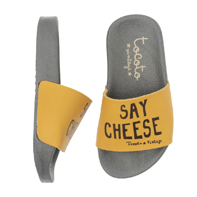  -Non-contact cat thermometerTocoto Vintage Yellow Say Cheese Beach Sandal